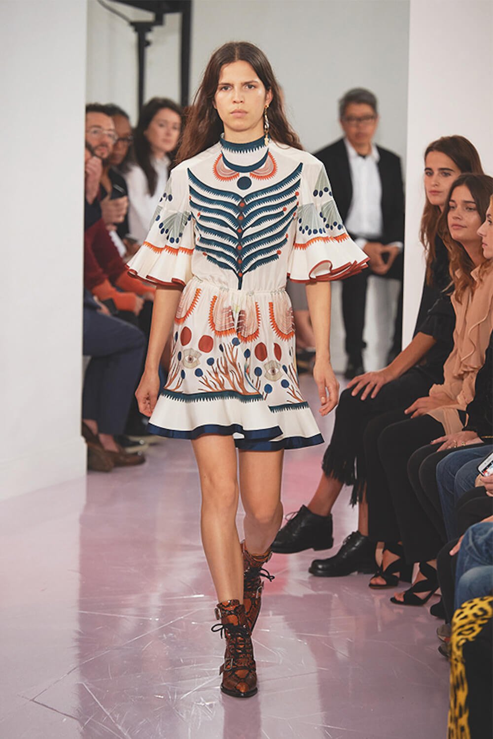 Ten's To Do: Flick Through The Pages Of 'Chloé Catwalk: The