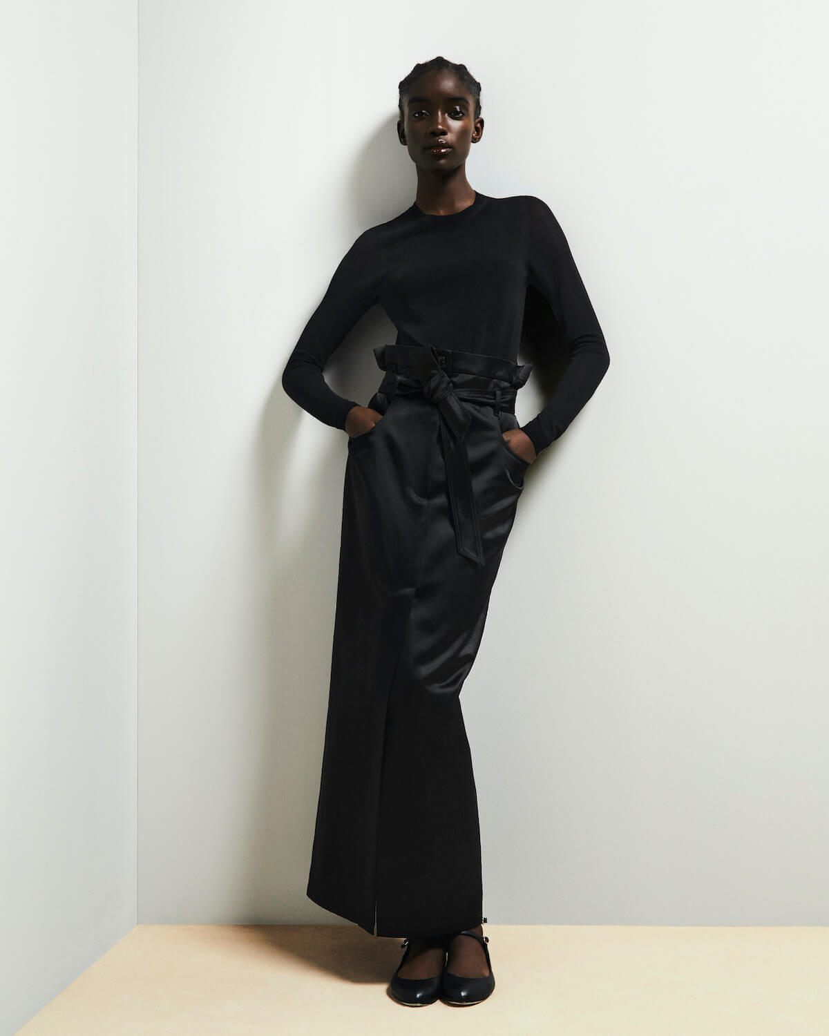 Max Mara: Pre-Fall 2023 - 10 Magazine