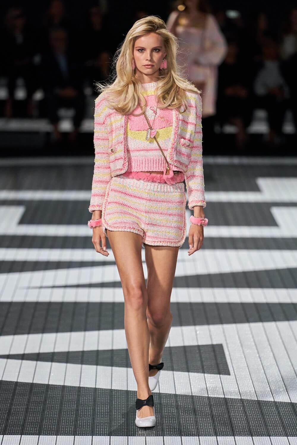 chanel pink outfit