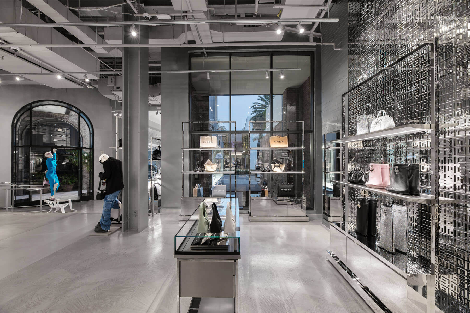 Givenchy Opens Its First Los Angeles Location on Rodeo Drive – CR Fashion  Book